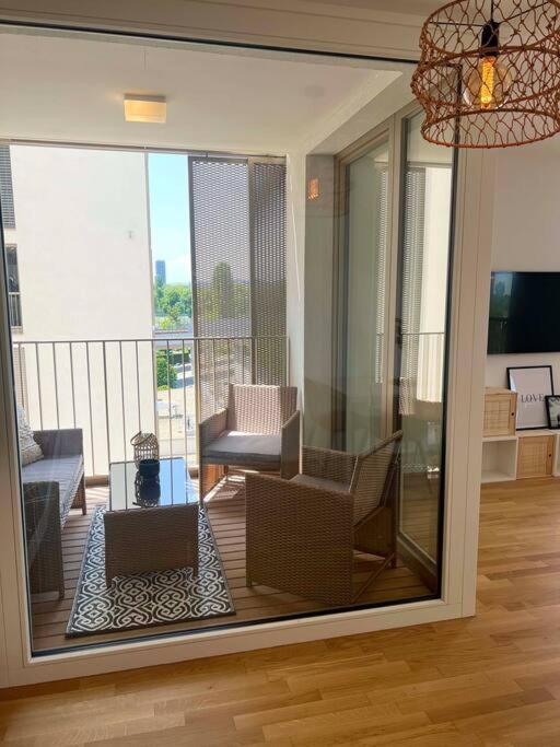Donaublick Oasis: Stylische Wohnung Vídeň Exteriér fotografie