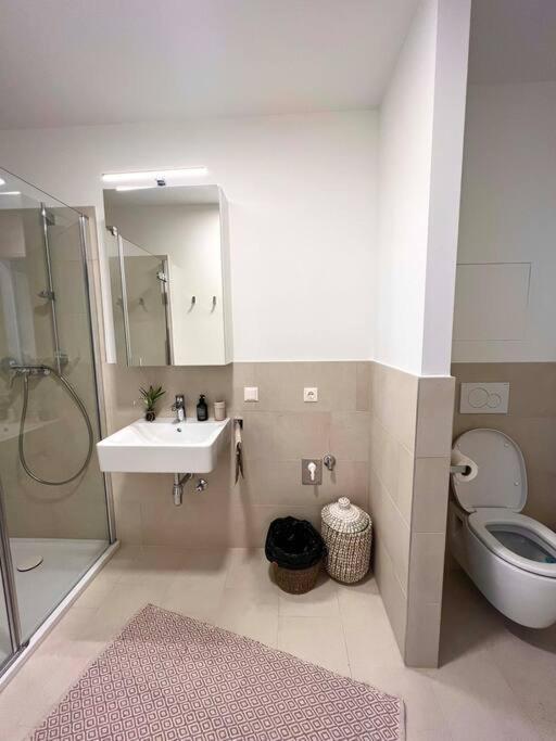 Donaublick Oasis: Stylische Wohnung Vídeň Exteriér fotografie