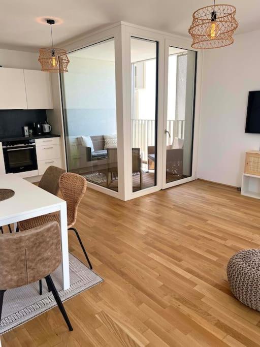 Donaublick Oasis: Stylische Wohnung Vídeň Exteriér fotografie